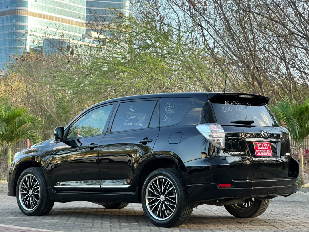TOYOTA VANGUARD thumbnail 2